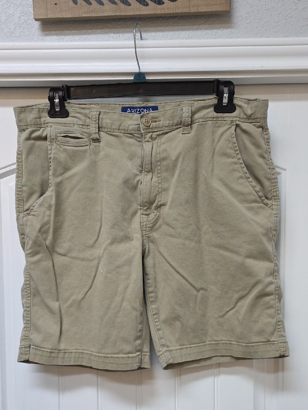 Arizona Jean Company Beige Flat Front Men's Shorts - Sz 38
